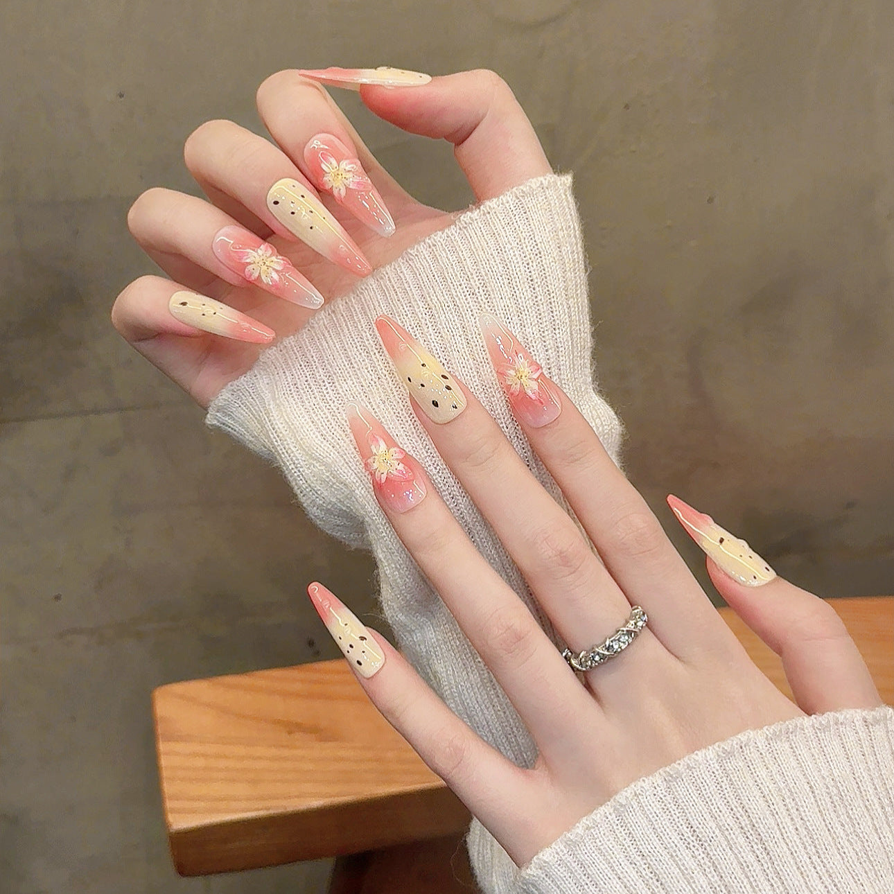 Summer Fairy Lily Flower Gradient Fake Nails DIY Nail Art