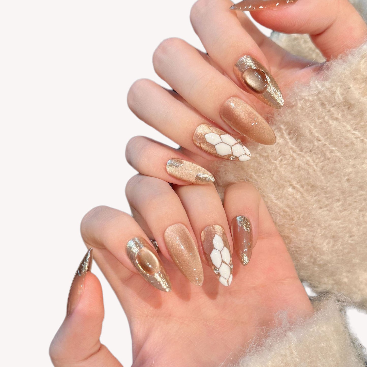 New high-quality champagne cat eyes fake nails almond nail art