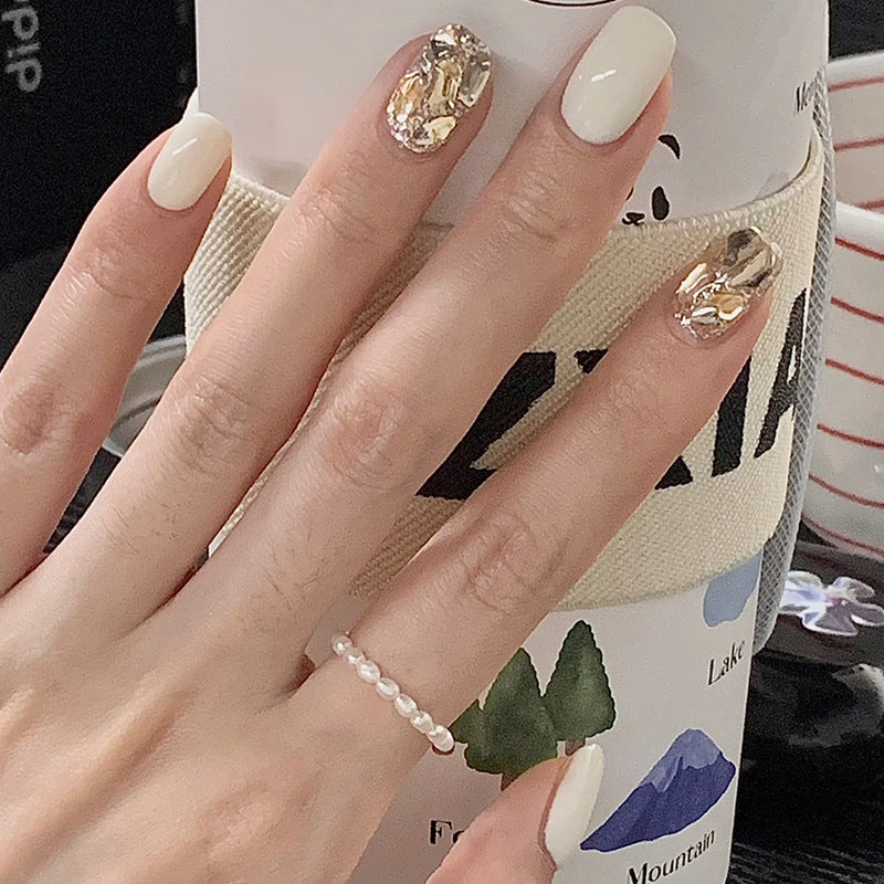 Beaustiful off-white color short crystal dimond gold press on nail