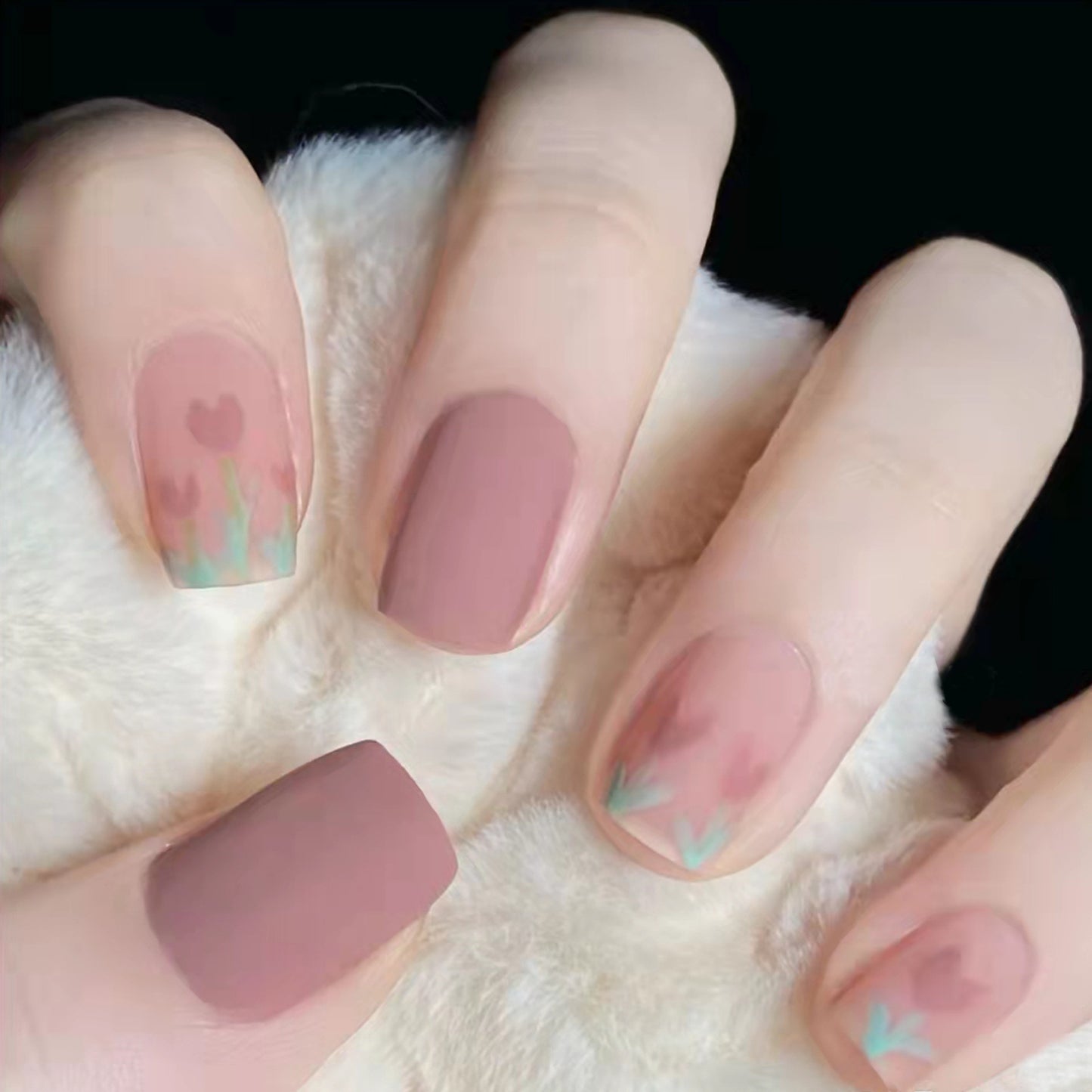 Tulip pattern short nail pea sand frosted press on nail