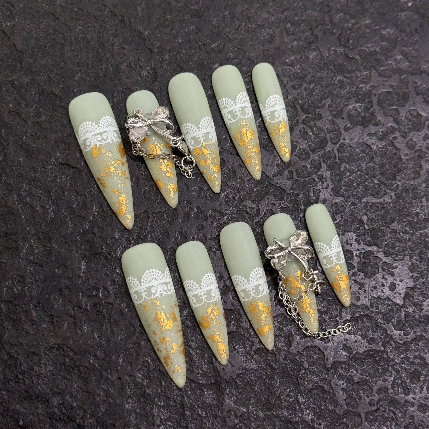 Pure hand-made fake nail gold plated almond shaped false nails