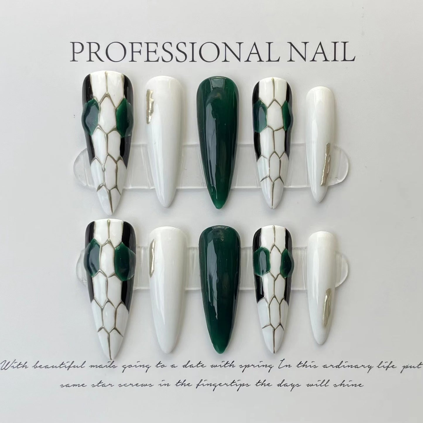 Snake head nail luxury ultra bright green-white nail art elegant fake nails