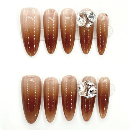 Purely hand-made nail Maillard color gradient fake nail art