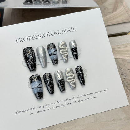 Black-Silver snake pattern dark style Instant nails pregnant women false nail