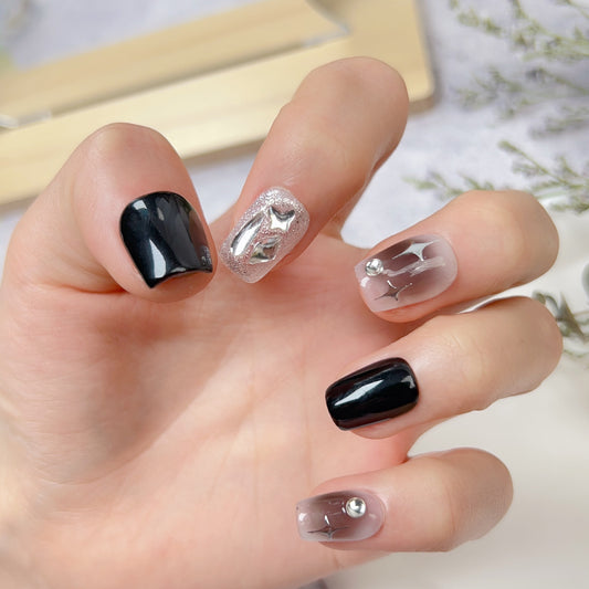 2024 Pure handmade nails star diamond short nail art black white false nail