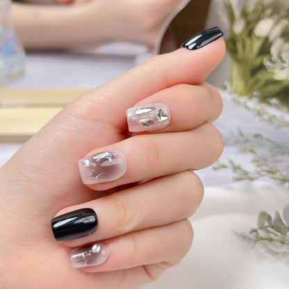 2024 Pure handmade nails star diamond short nail art black white false nail